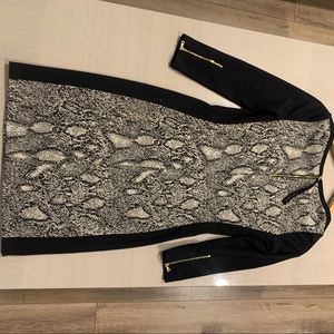 Dressy / Casual dress, mid length, zip up sleeves